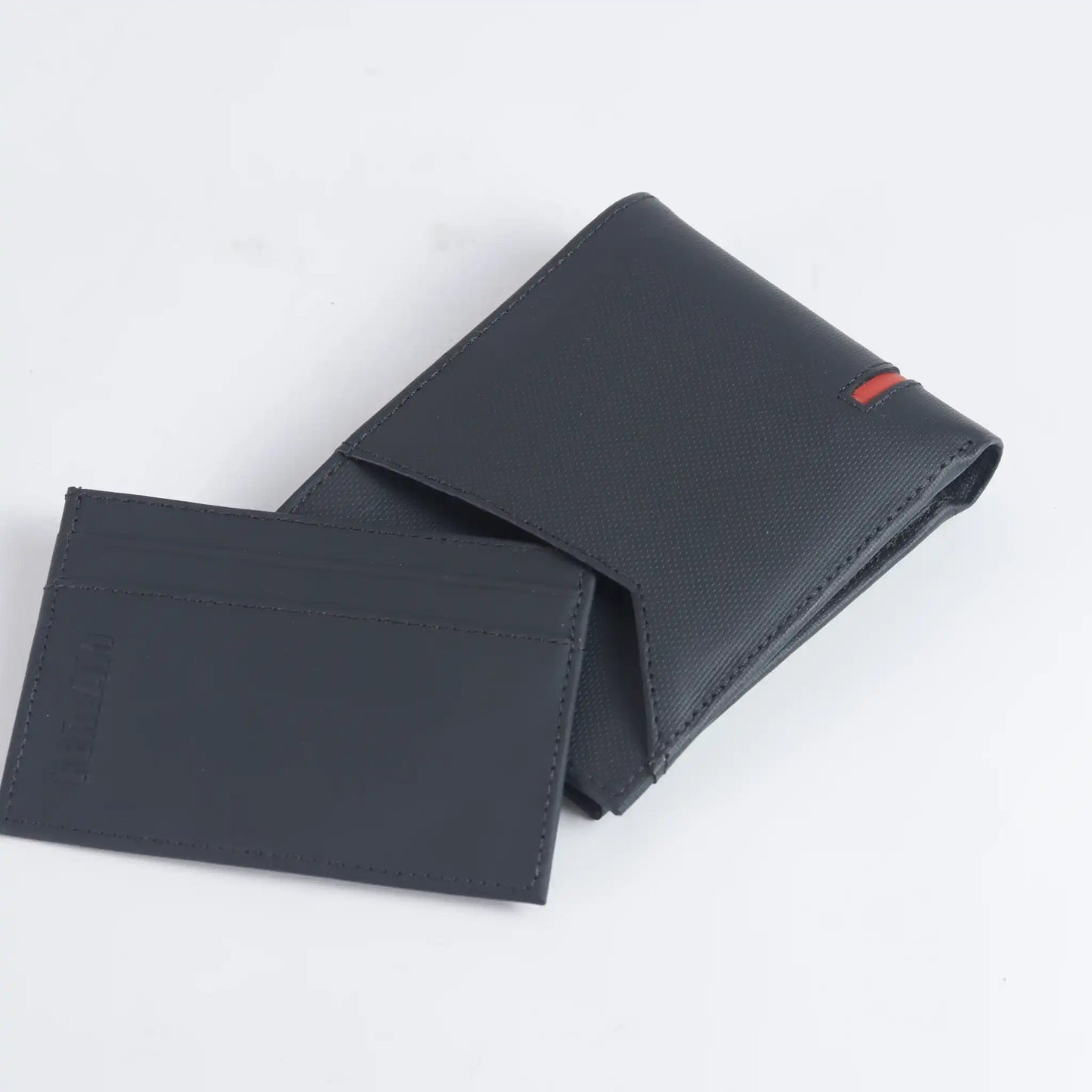 Billetera en Cuero con Tarjetero Desmontable